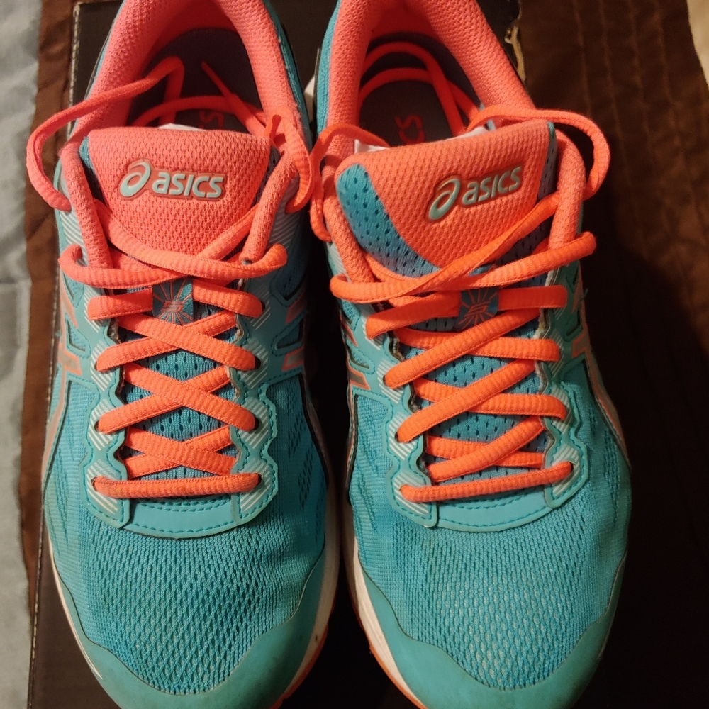 Asics women's running shoes GT-1000